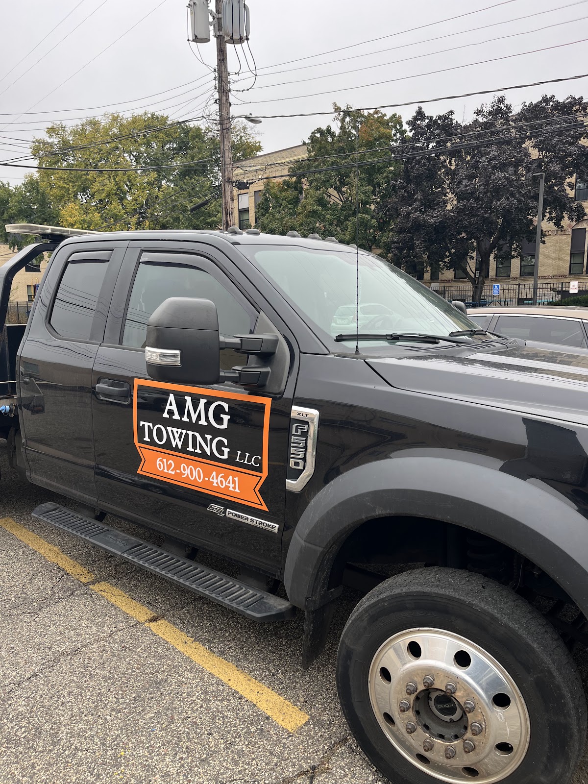 AMG Towing LLC tow truck in Minneapolis